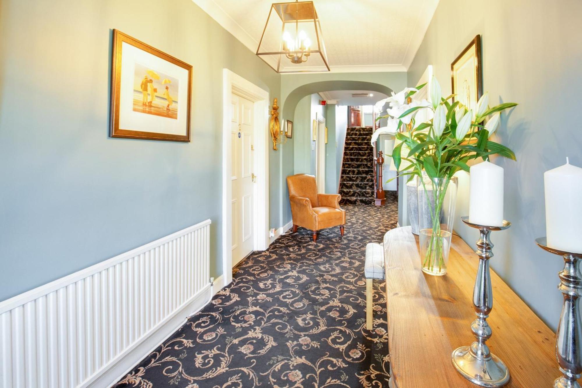 Hotel Oyo Lamphey Hall 3*