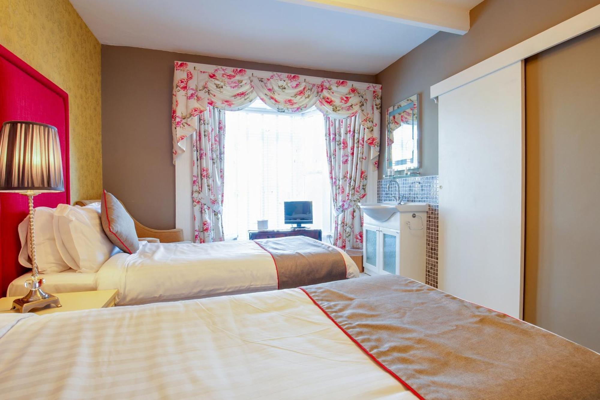 Oyo Lamphey Hall Hotel Pembroke