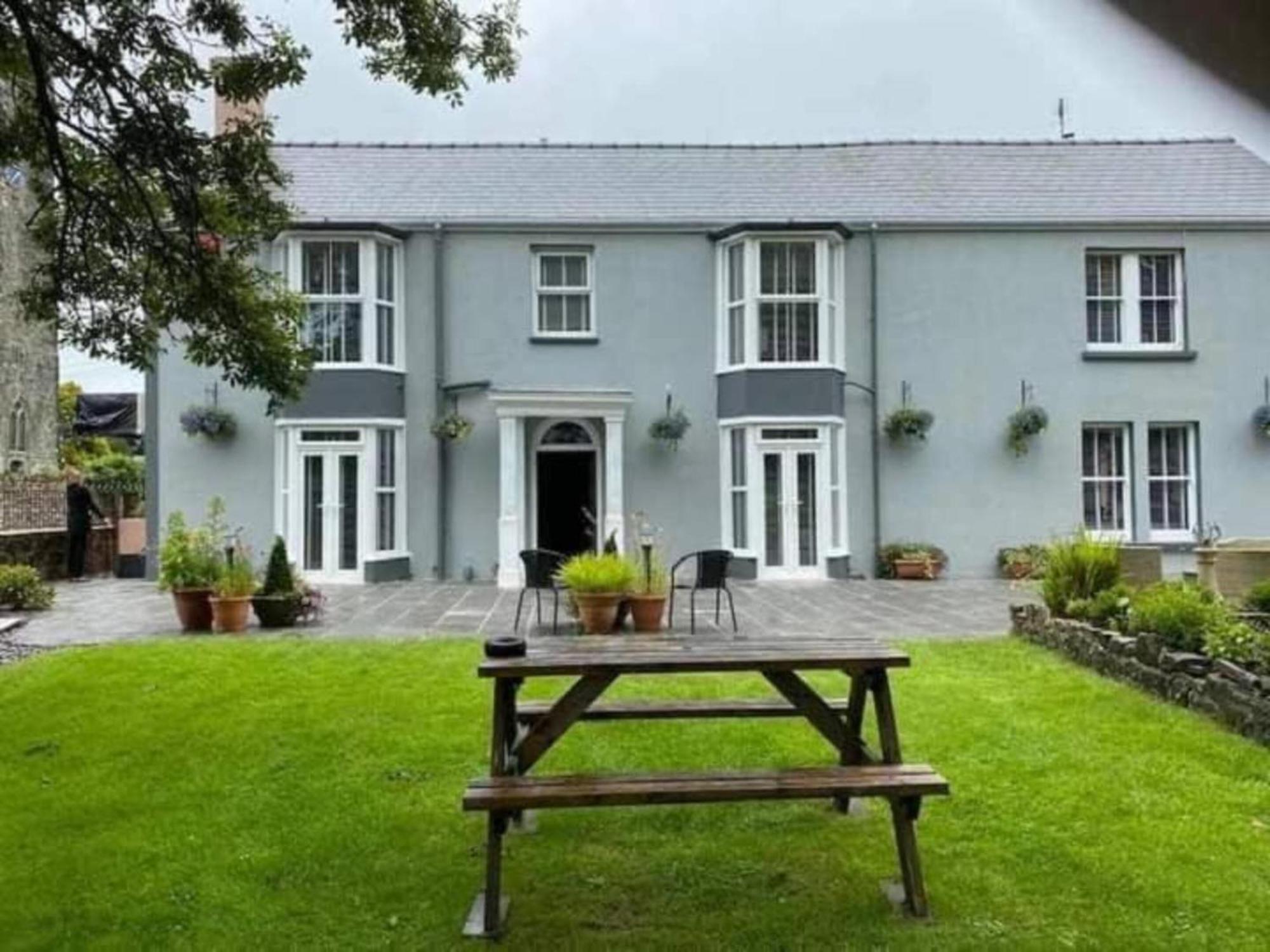 Oyo Lamphey Hall